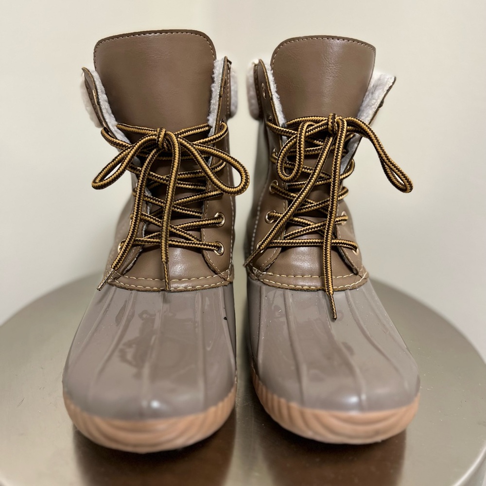 Rain boot